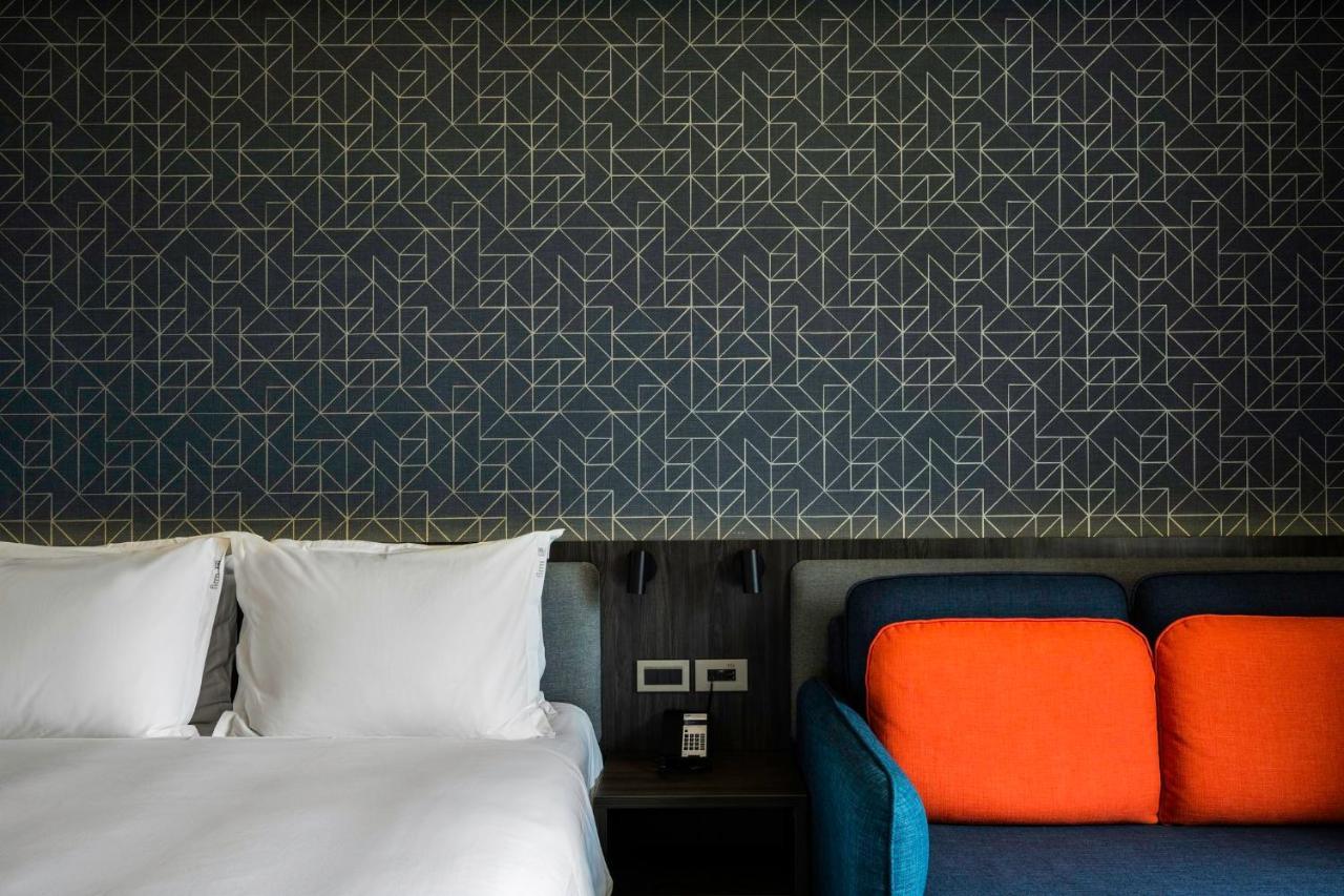 Holiday Inn Express Kaohsiung Love River By Ihg Extérieur photo