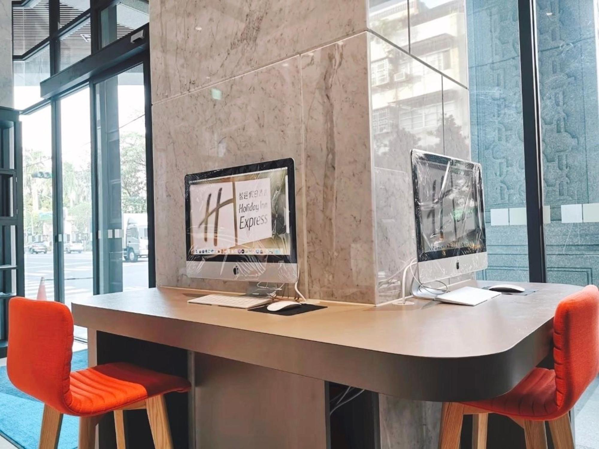 Holiday Inn Express Kaohsiung Love River By Ihg Extérieur photo